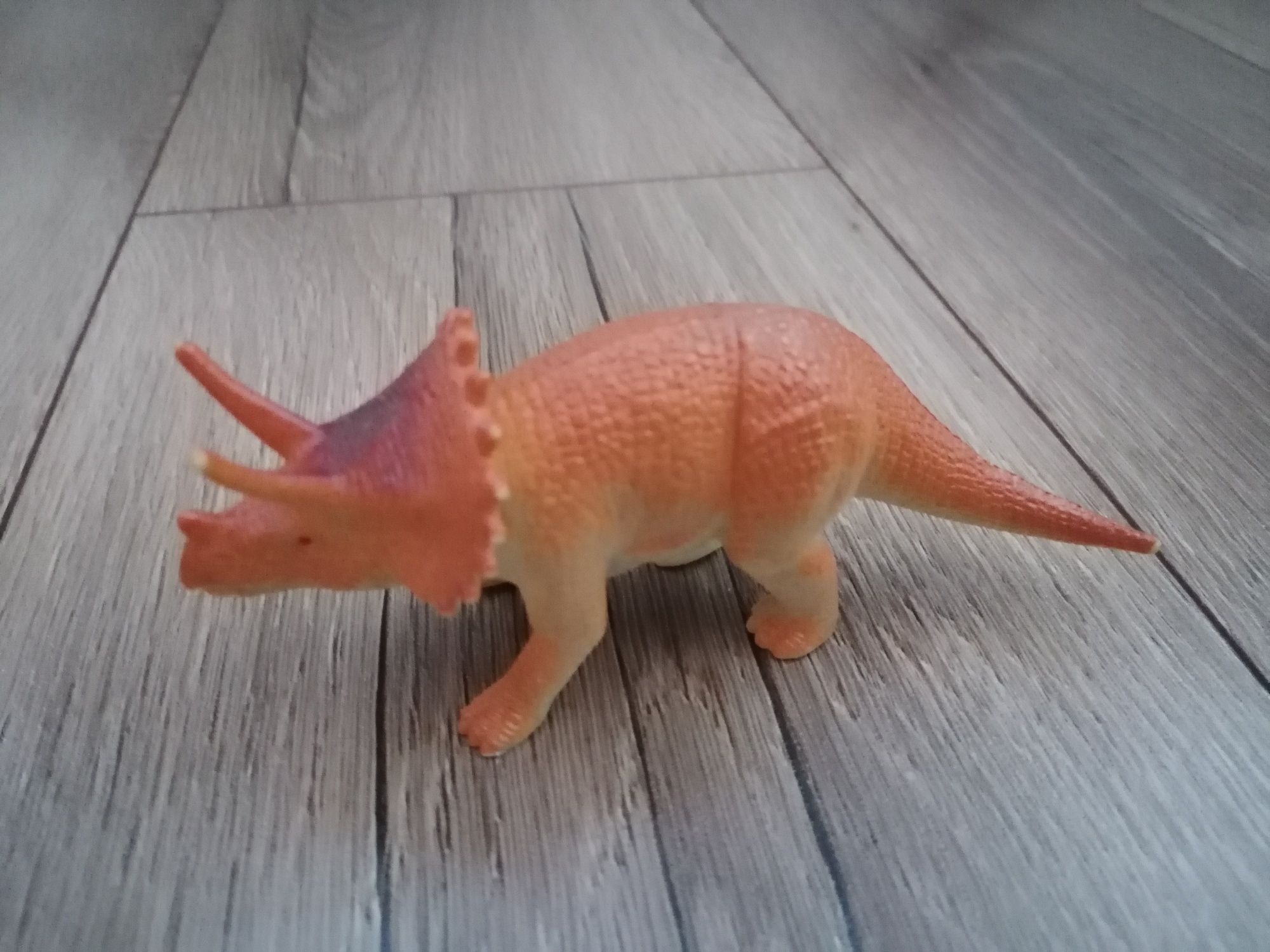 Figurka triceratops, dinozaur