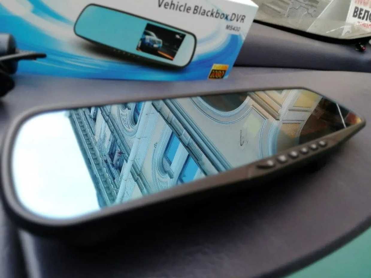 Автомобильное зеркало видеорегистратор для машины