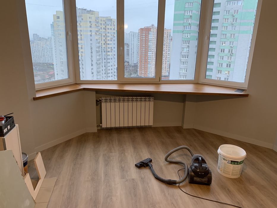 Підвіконня дерев'яні ясен, дуб.