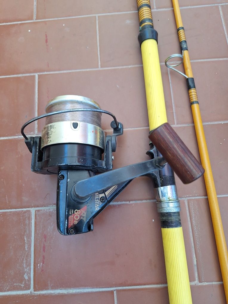Canas e carretos de pesca