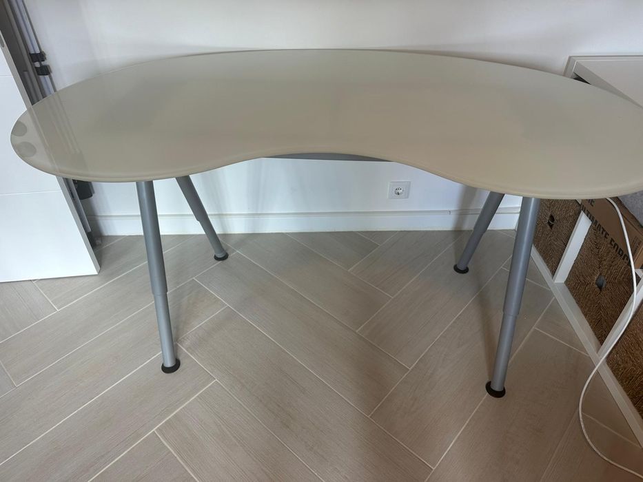 Secretária em vidro