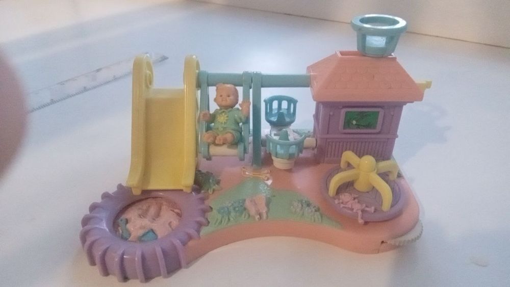 Продам іграшковий дитячий майданчик