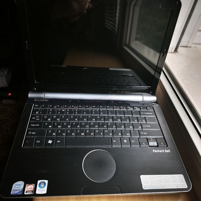 Ноутбук,DVD проигрыватель