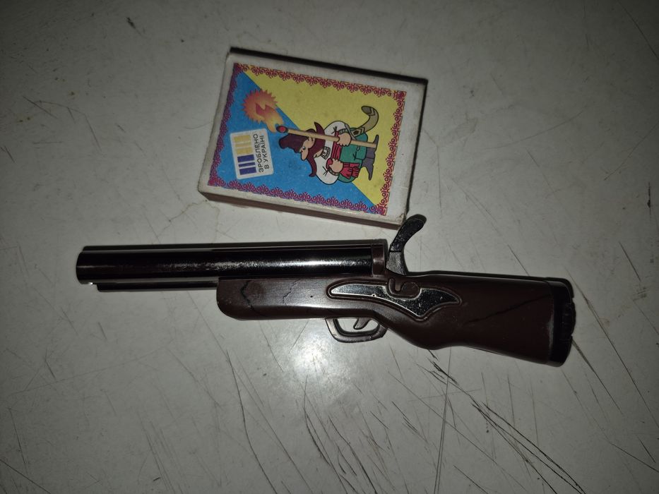 Зажигалка газовая пьезо.