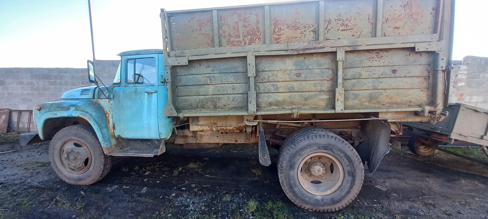 Вантажні перевезення.або продам.до 15 тон.обєм до 30 м3.