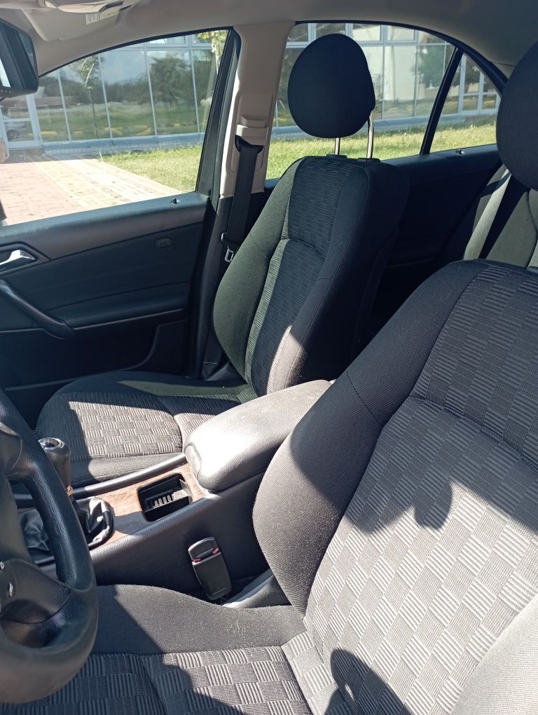 Автомобіль  Mercedes -Benz компресор 1.8