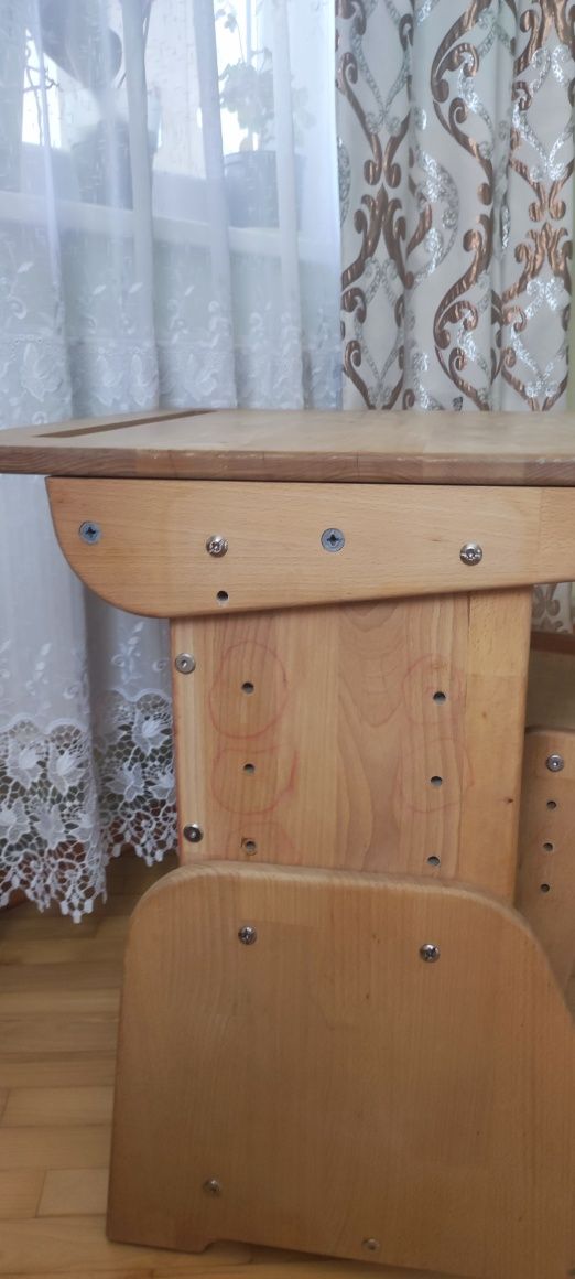 Комплект дитячий  стіл дерев'яний і стільчик