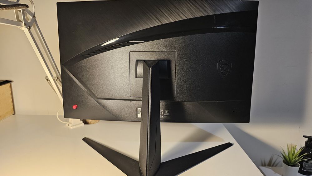 Monitor Gaming Curvo MSI Optix G24C6 144Hz - Com Caixa (Como Novo)