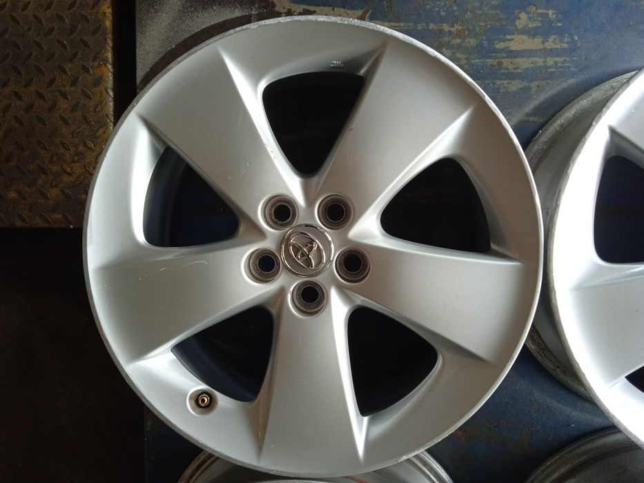 Oryginalne felgi aluminiowe 17 cali Toyota, czujniki ciśnienia, 5x100