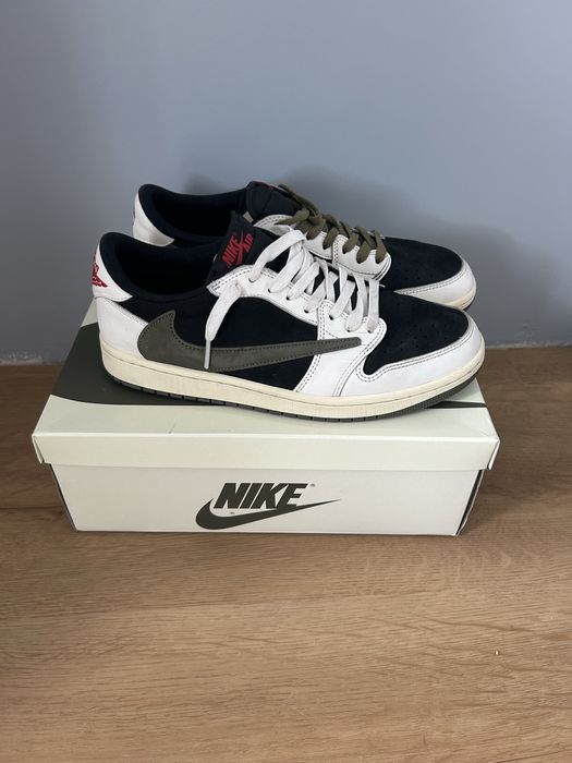 Jordan 1 low x Traviss Scott Olive