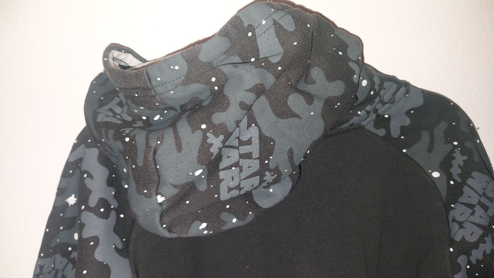 Sweat com capuz Star Wars Lucas film
Tamanho 6/7 anos