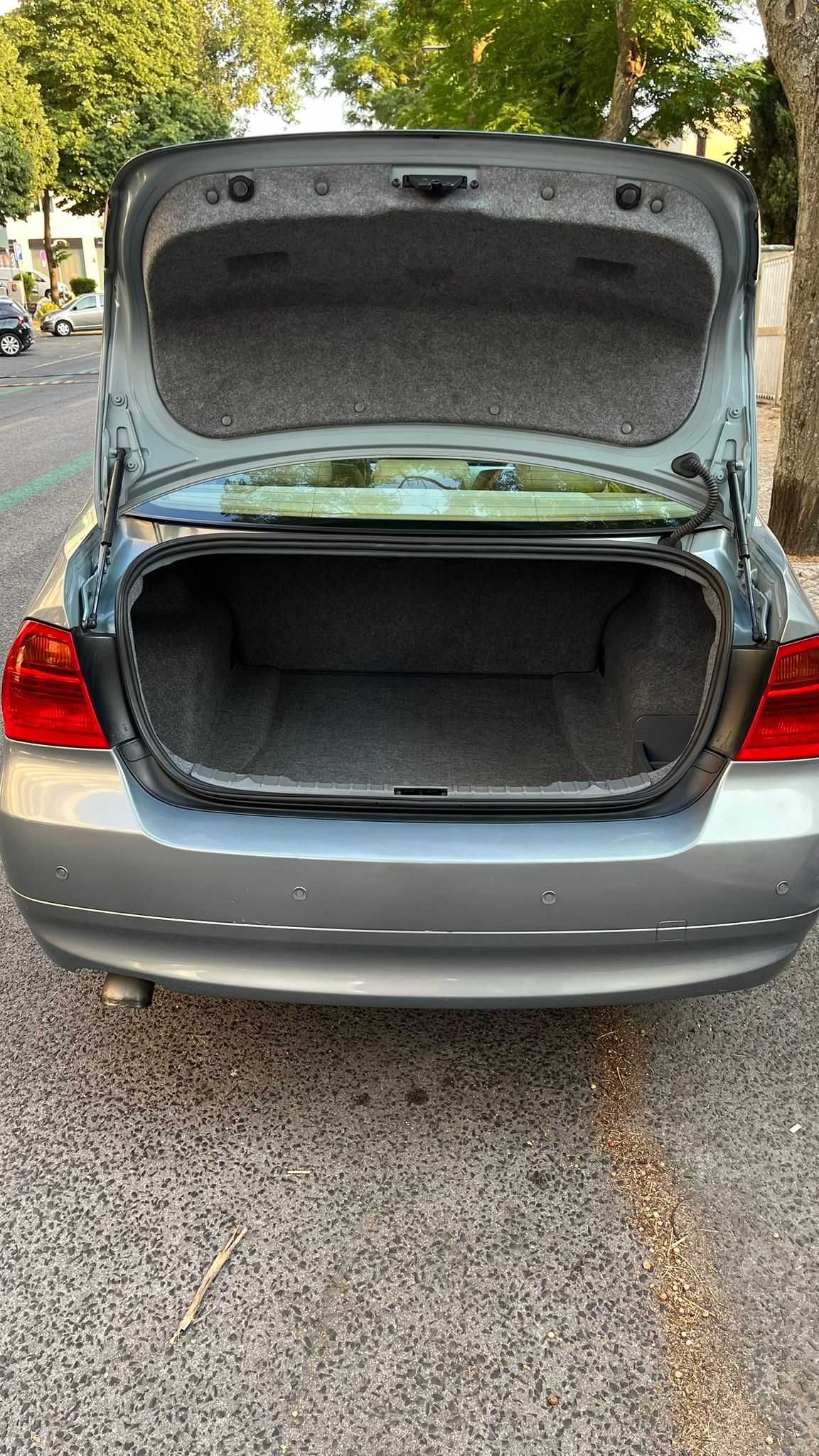Vendo BMW Série 3 (E90), em excelente estado - Lisboa