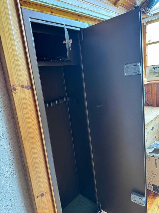 Szafa metalowa na broń długą lub dokumenty