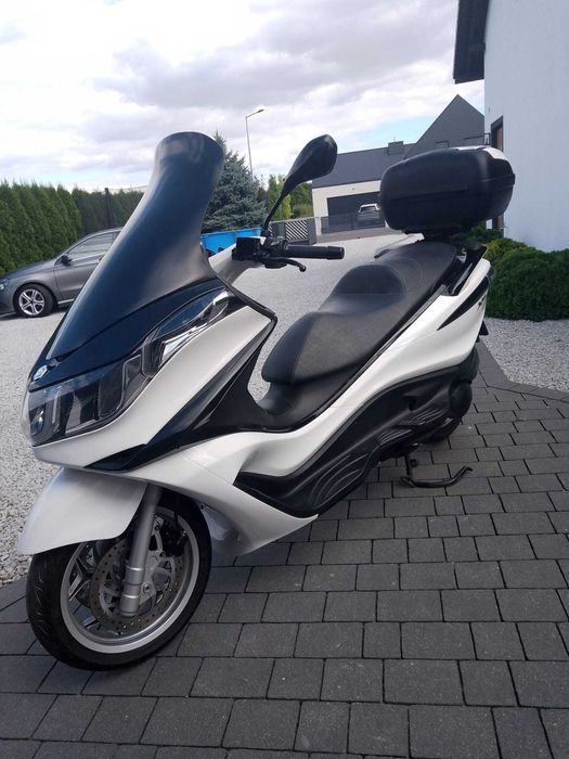 Sprzedam Skuter Piaggio X10. 125cm3. Przebieg 13000KM