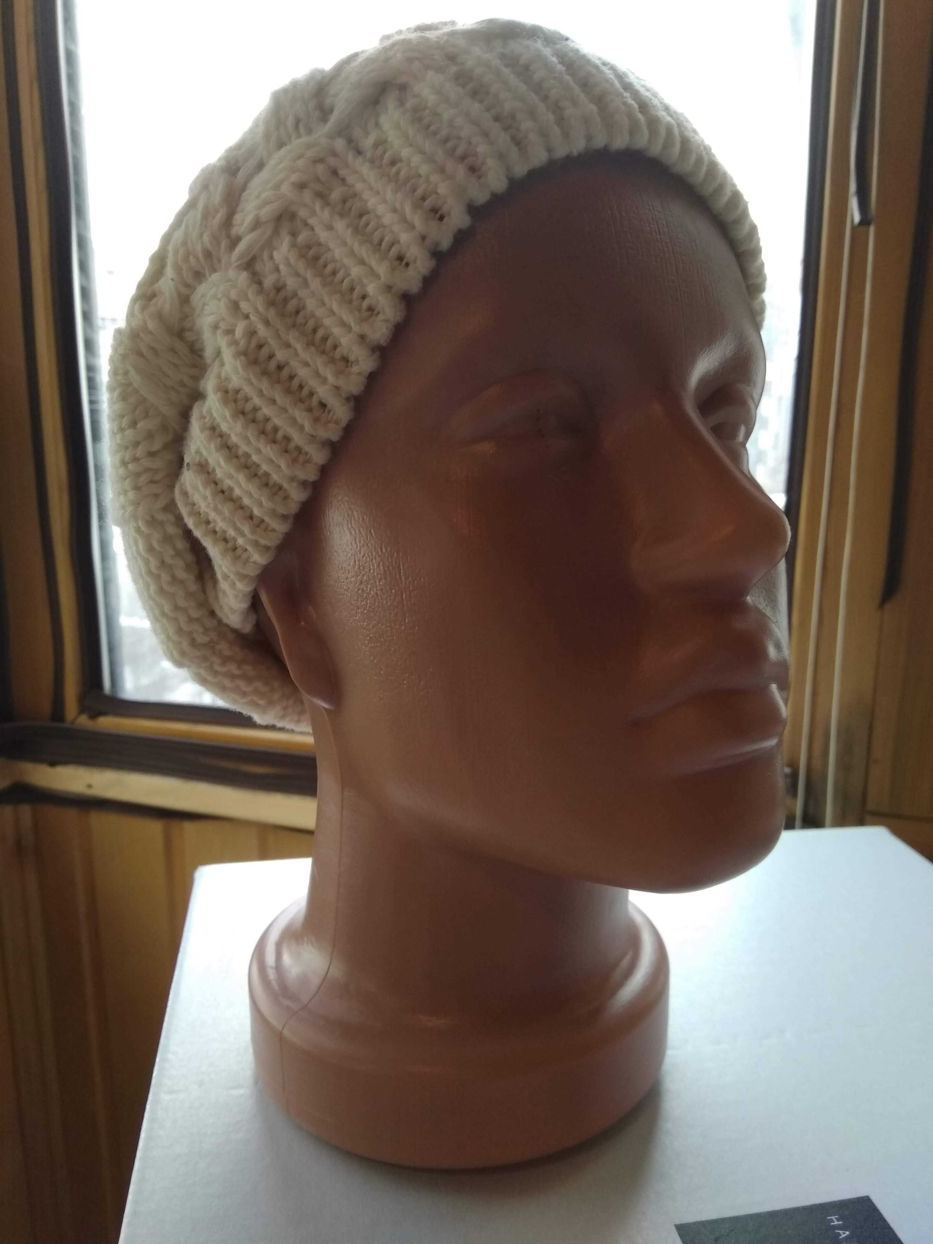 Шапочка вязанная шапка OSTIN теплая 55 размер 57 зимняя молочный цвет