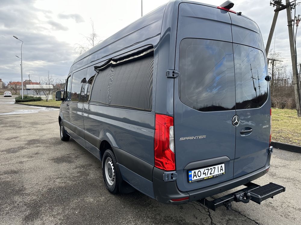 Mercedes -Benz Sprinter 319