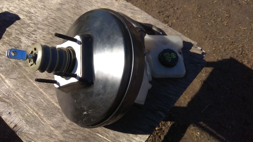 Главный тормозной цилиндр Мазда 5