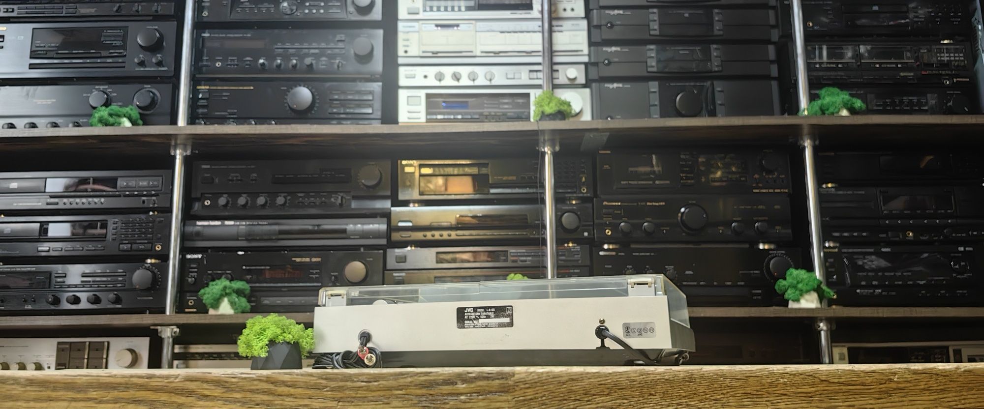 Вініловий програвач JVC L-A100