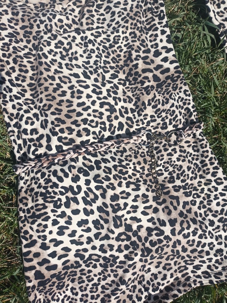 Стрейчевое тигровое платье 44 розмер