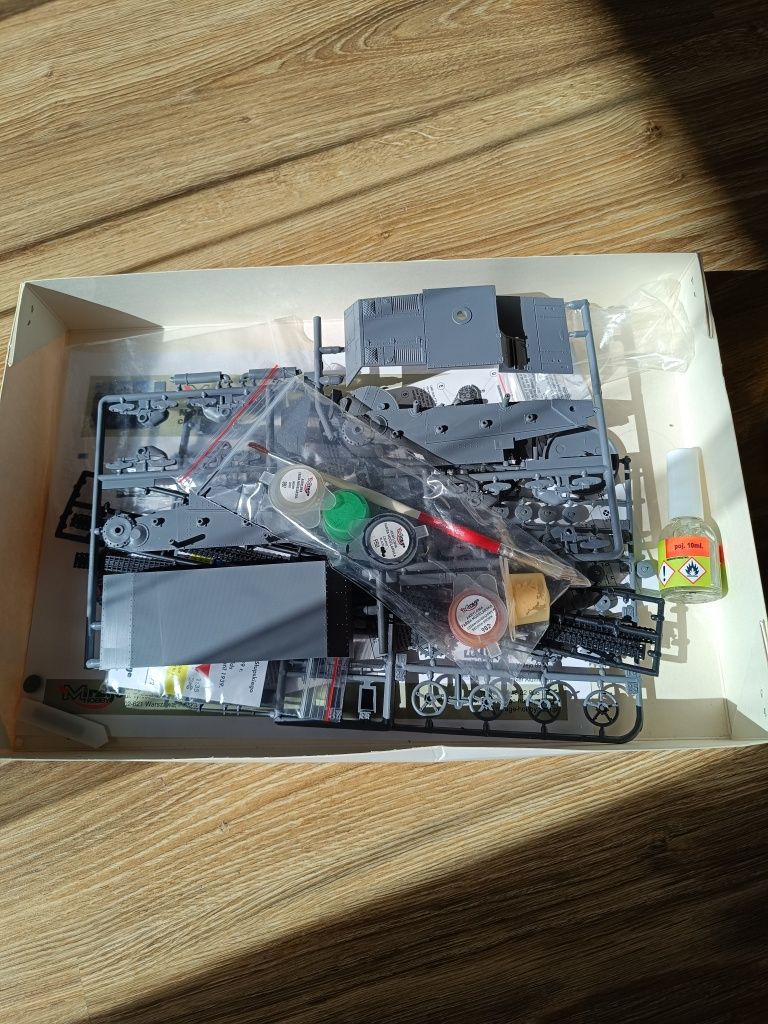 Model do sklejania czołg 7TP