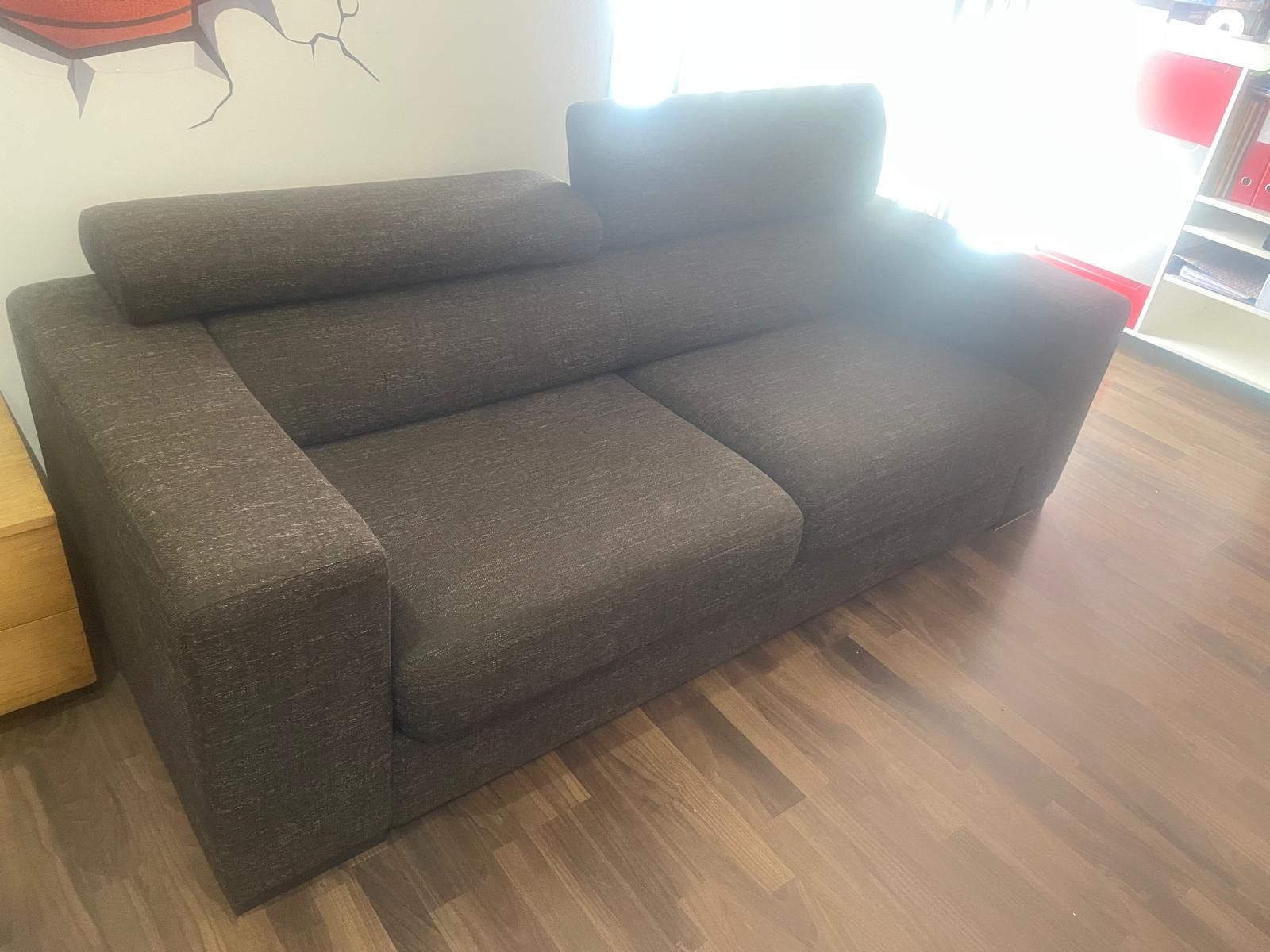 Sofá 2 lugares castanho escuro