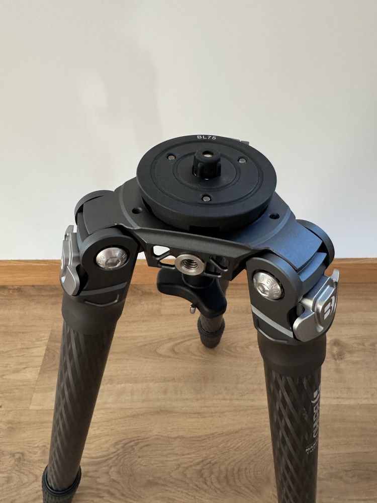 Tripé Benro Mammoth TMTH44C + adaptador