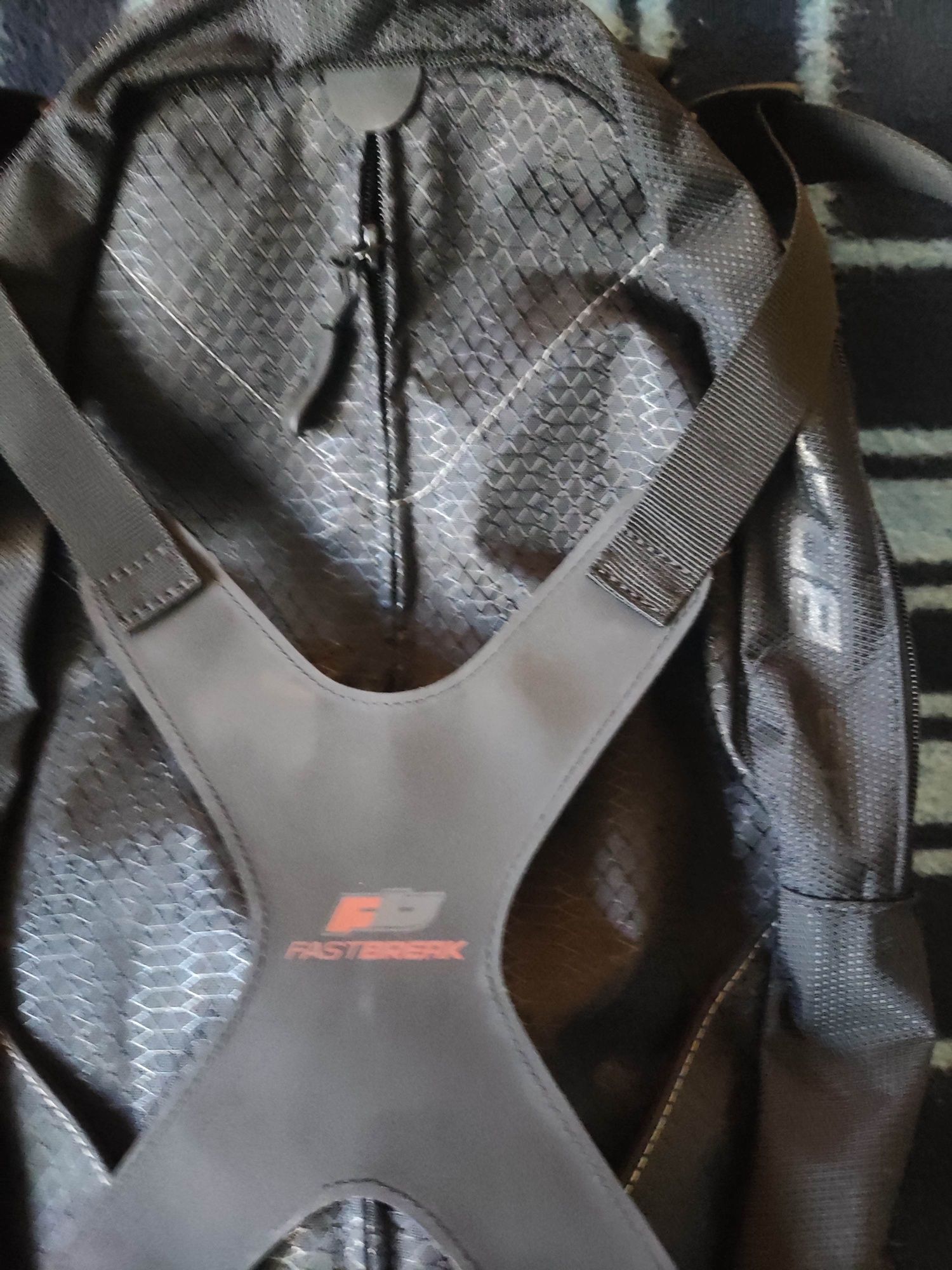 Plecak trekkingowy Fast Break

Stan bardzo dobry 

długość  32 cm
szer