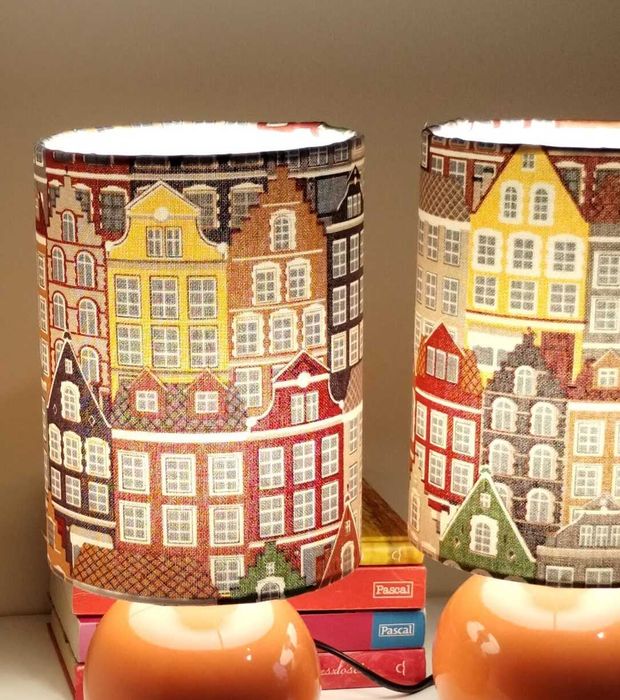 Komplet 2 abażury z tkaniny "Kolorowe kamieniczki" 15cm x 22cm