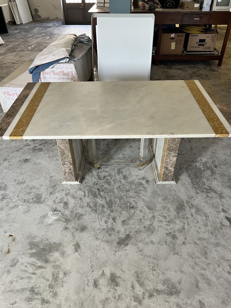 Mesa em Mármore