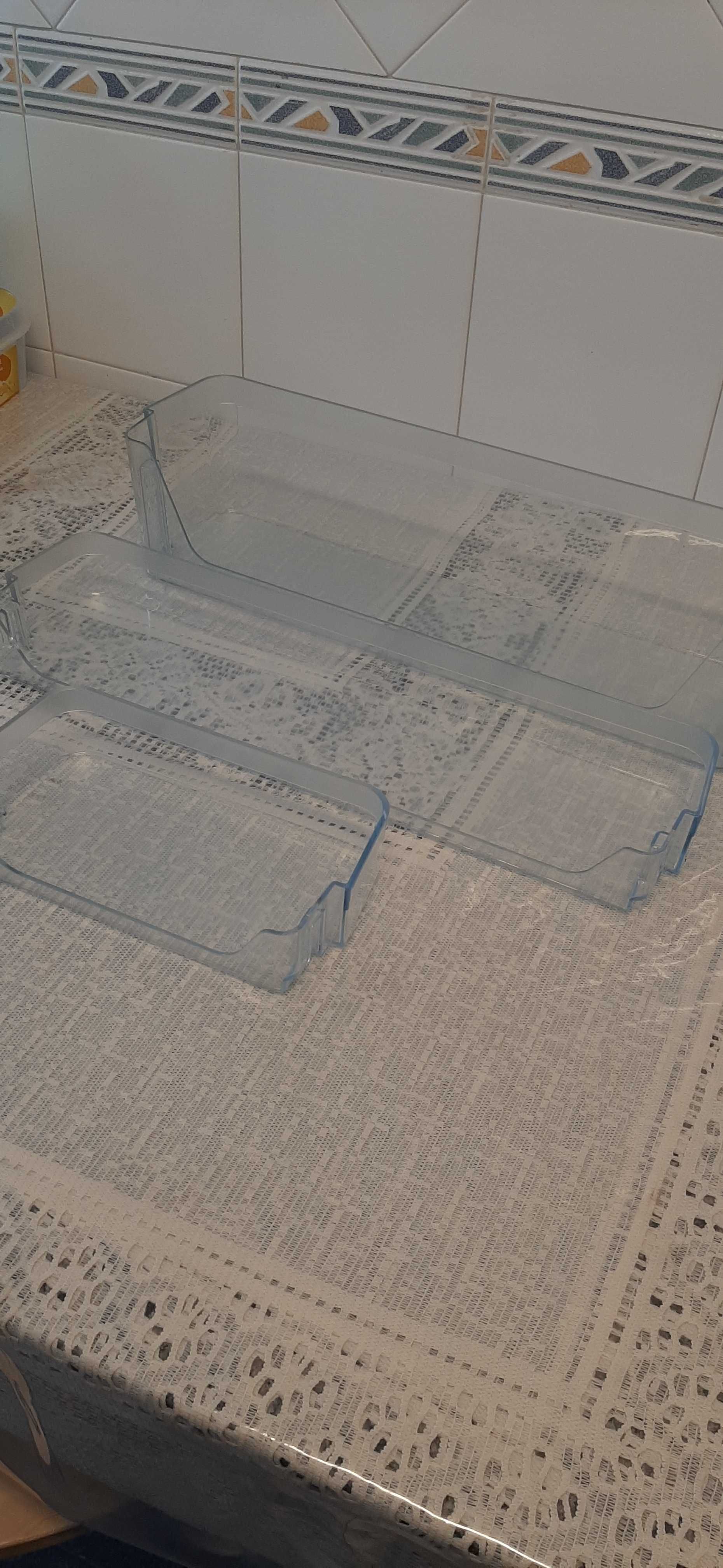 Vendo Acessórios (prateleiras e gavetas) de frigorífico Samsung
