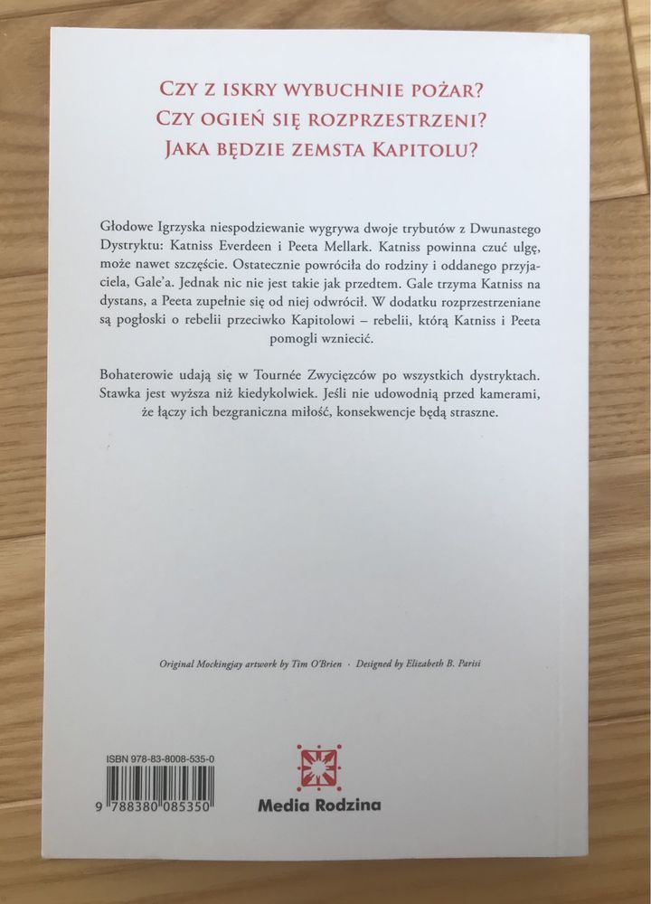 w pierścieniu ognia Suzanne Collins seria igrzyska śmierci