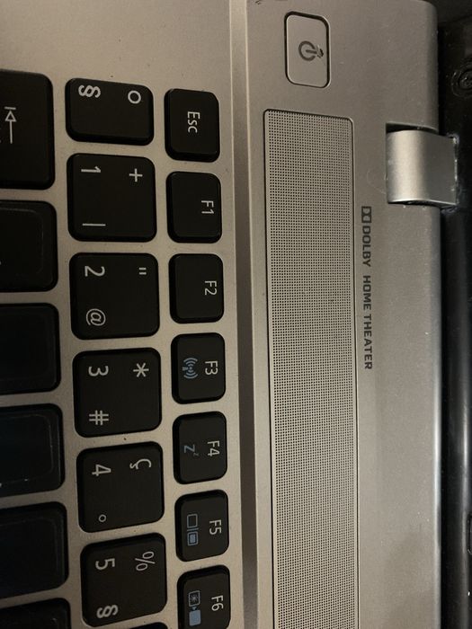 Acer aspire v3 771g 17 дюймів і5 8gb ssd 256+ hdd750