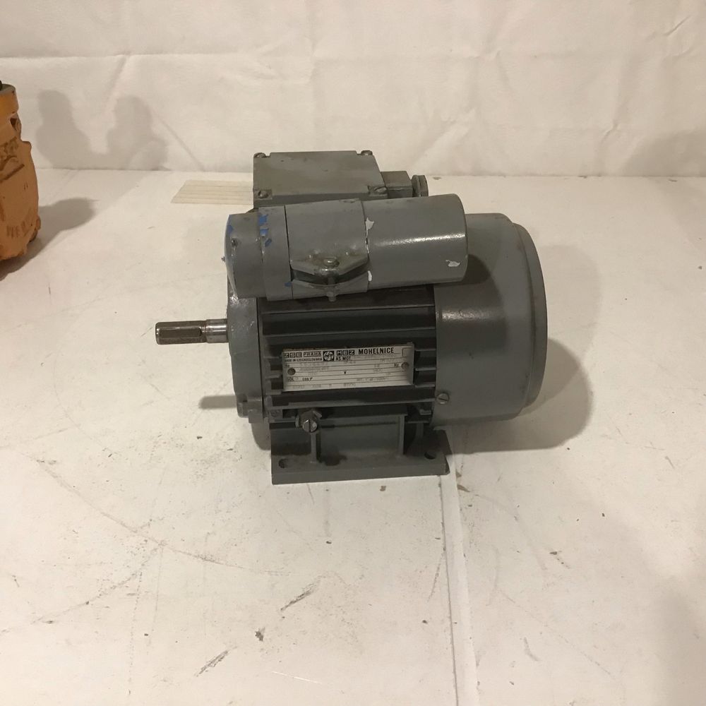 Silnik elektryczny Nowy 1400w MEZ MOHELNICE 3 APC71-4SC
