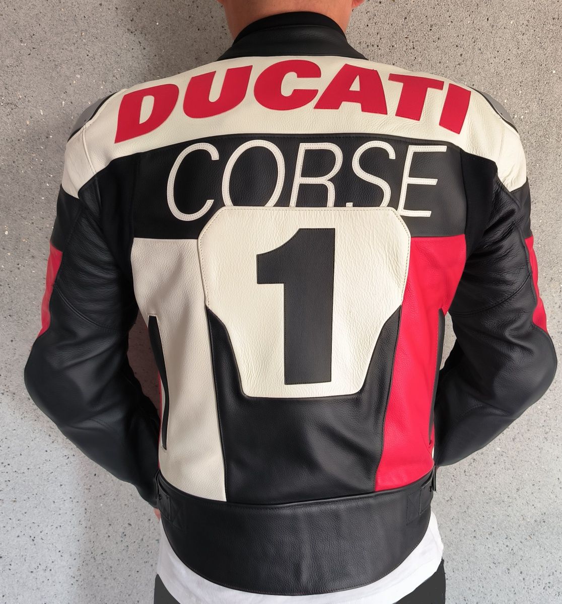 Kurtka Ducati oryginalna  L 50 jak nowa