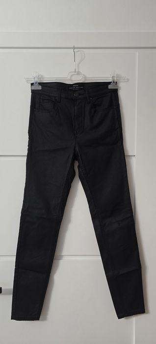 Woskowane spodnie skinny Stradivarius M/38