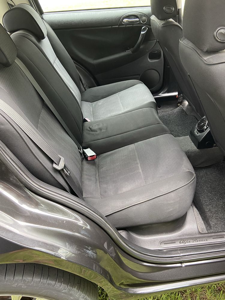 Alfa Romeu 147 do ano 2006 tem 174mil km ( Em muito bom estado )