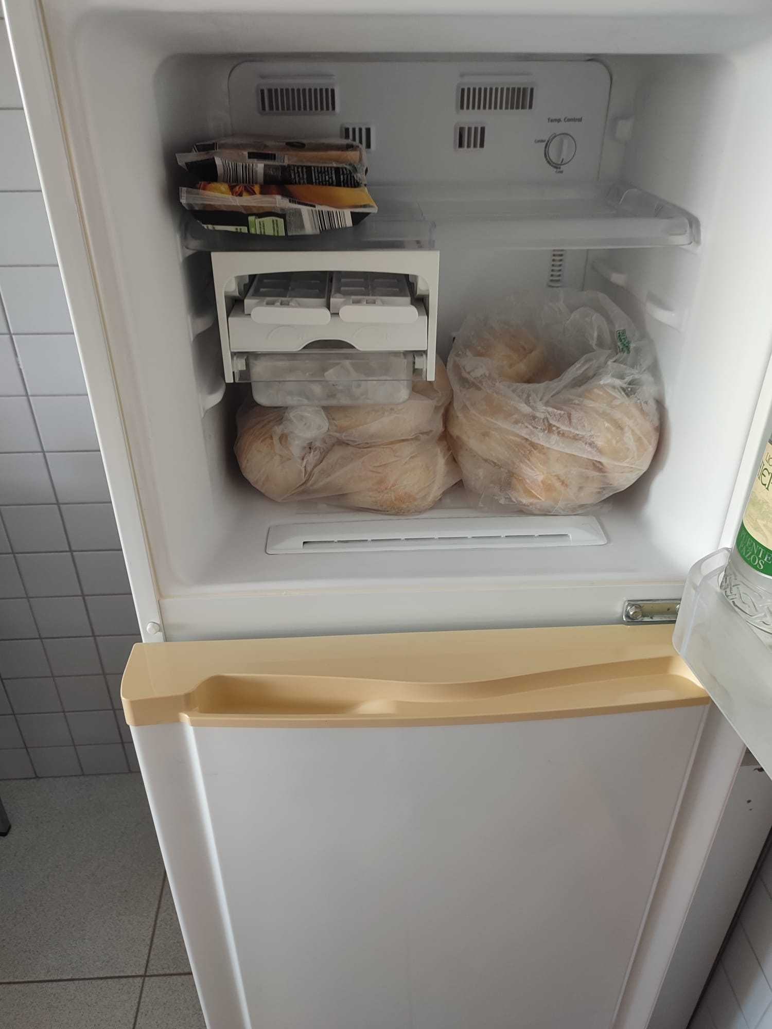 Frigorífico Samsung em excelente estado
