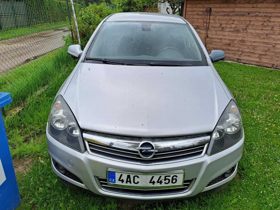 Opel Astra H 1.6i. 1.7-19 Двері Бампер ЕГУР рульову рейку, балку, фари