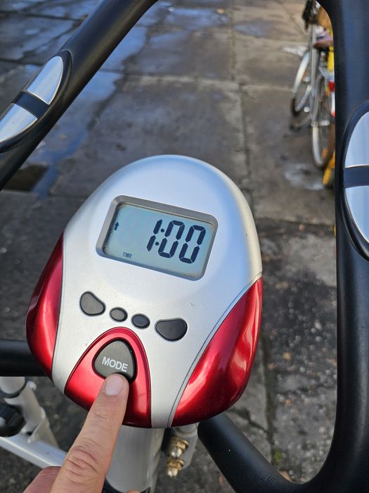 Orbitrek mechaniczny z regulacją obciążenia, licznik puls