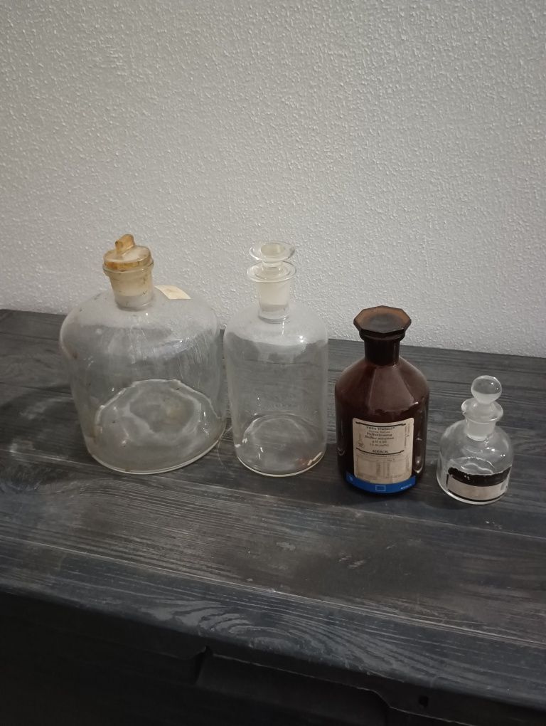 4 frascos de farmácia