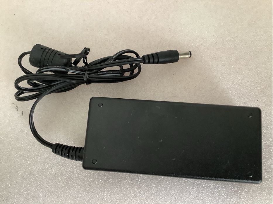 AC adaptador - Carregador ADS-40NP-19-1  19V , 1.58A