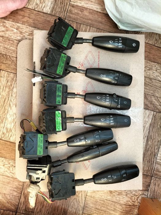 Переключатель света дворников лепестки подрулевые переключатели Ланос