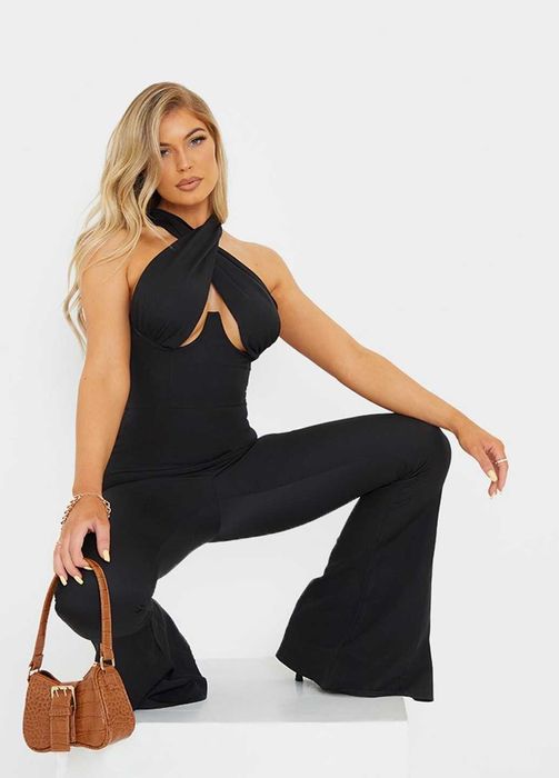 Обаятельный чёрный комбинезон PrettyLittleThing XS