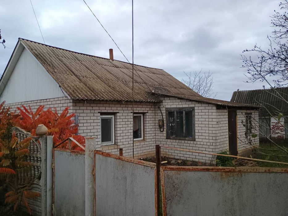 Продам будинок, з ділянкою.