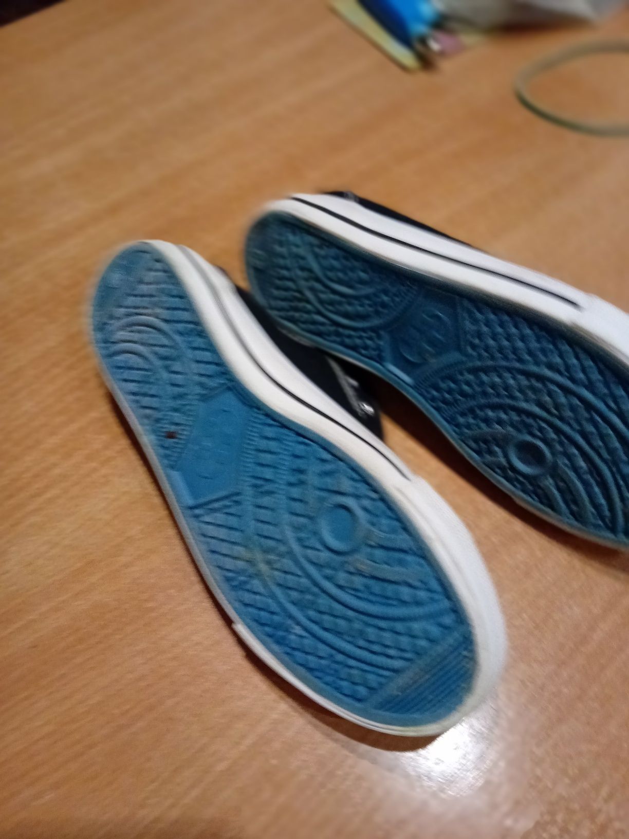 Buty chłopięce trampki.