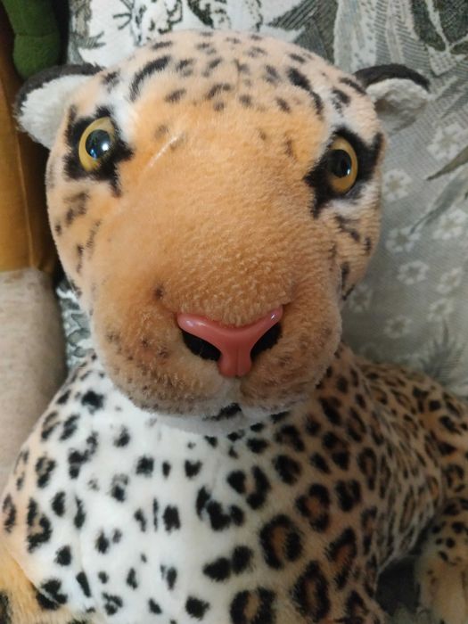 Леопард и бенгальский тигр - мягкие игрушки для декора или фотозоны
