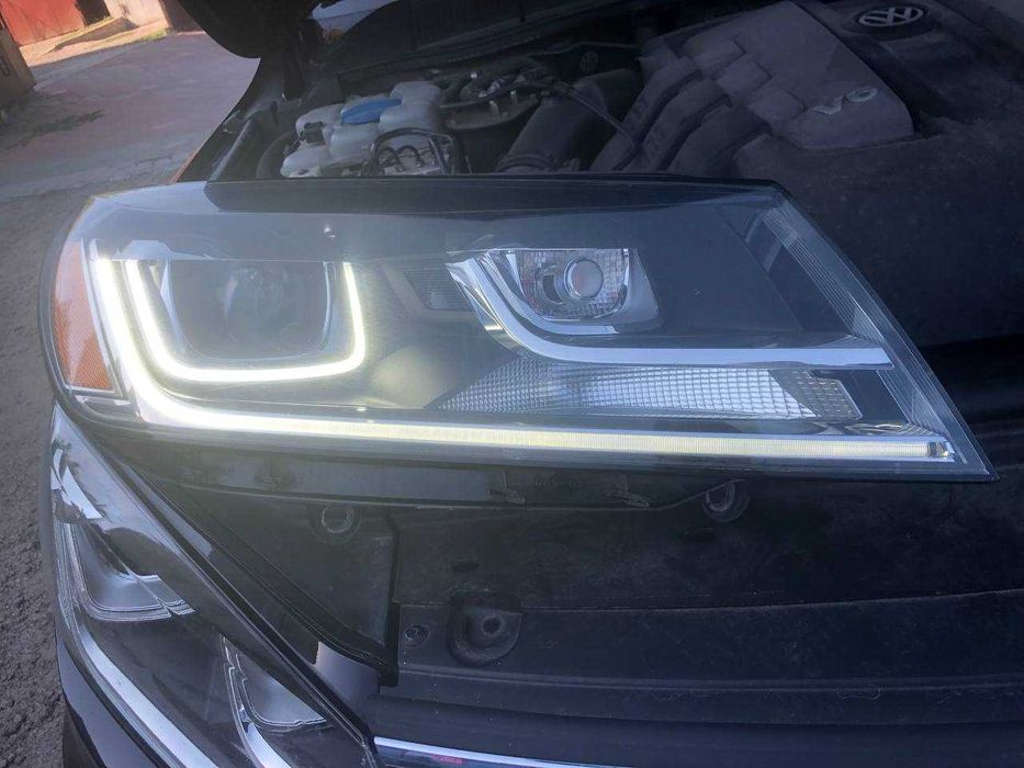 Фара Touareg Права и Лiва