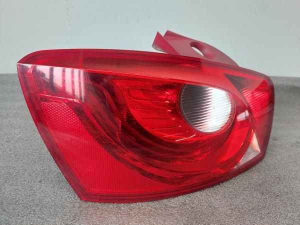 Farolim esquerdo SEAT Ibiza IV (6J5, 6P1)