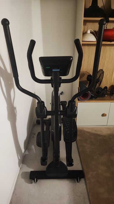 Bicicleta elíptica BH Fitness BE2380 Nova!