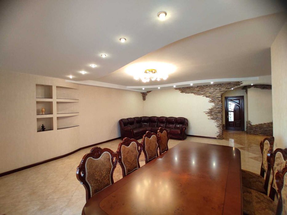 Продаж 3 кімнатної квартири Центр